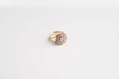 Anello con cammeo inciso a mano e pietre di Swarovski viola.