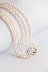 Collana di perle multifilo con cammeo