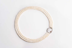 Collana di perle multifilo con cammeo