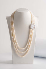 Collana di perle multifilo con cammeo