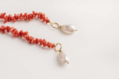 Collana a sciarpa in corallo e perle