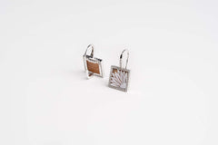 Orecchini con cammeo inciso a mano