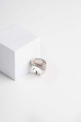 Anello con cammeo inciso a mano