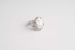 Anello con perla scaramazza