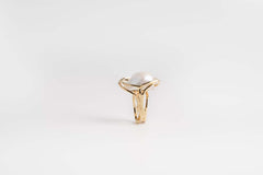 Anello con perla scaramazza