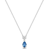 Collana girocollo in argento rodiato 925‰ e pendente con square cubic zirconia e pear cubic zirconia colore sapphire. Lunghezza collana 44cm.