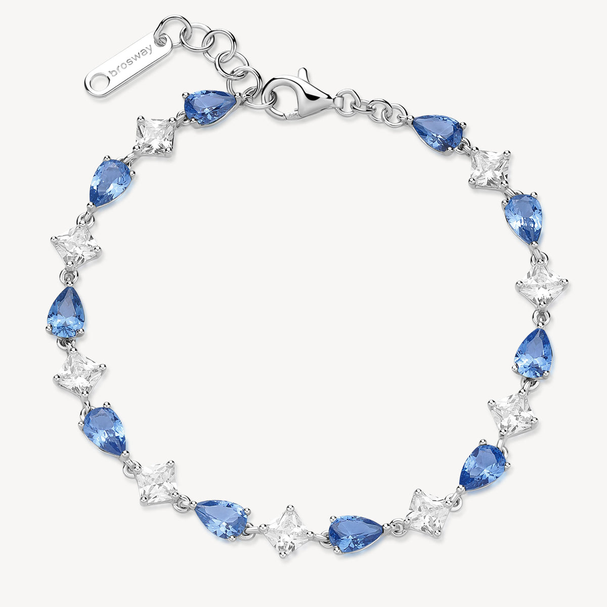 Bracciale in argento rodiato 925‰ con square cubic zirconia e pear cubic zirconia colore sapphire. Lunghezza bracciale 18,5cm.