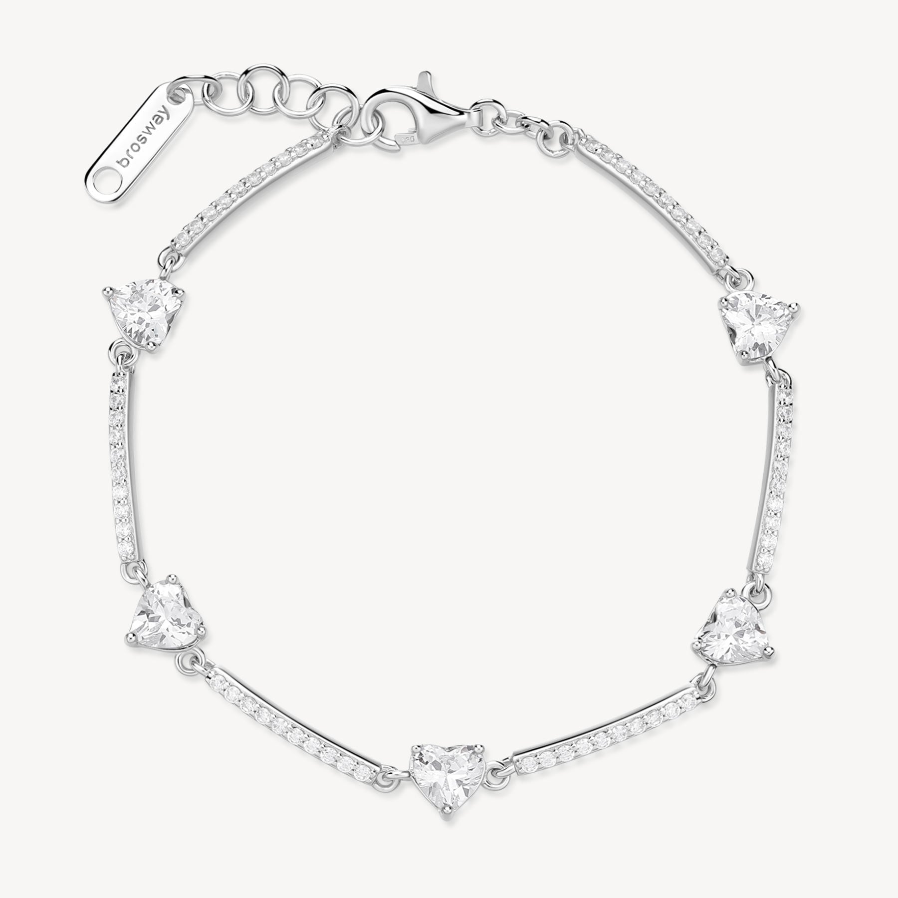 Bracciale semirigido in argento rodiato 925‰ con cubic zirconia a forma cuore.