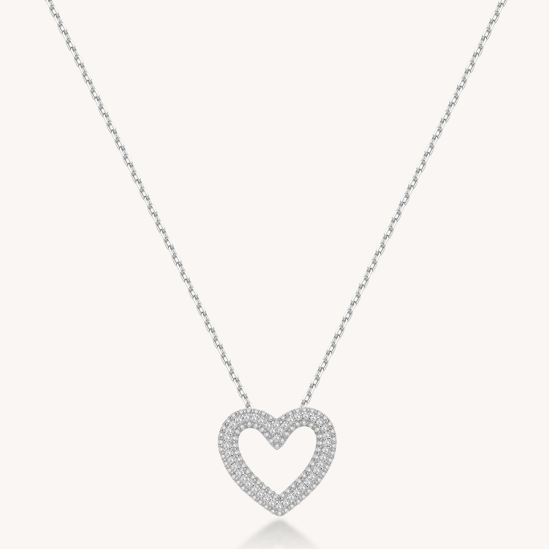 Collana girocollo in argento rodiato 925‰ con pendente a forma di cuore e cubic zirconia.