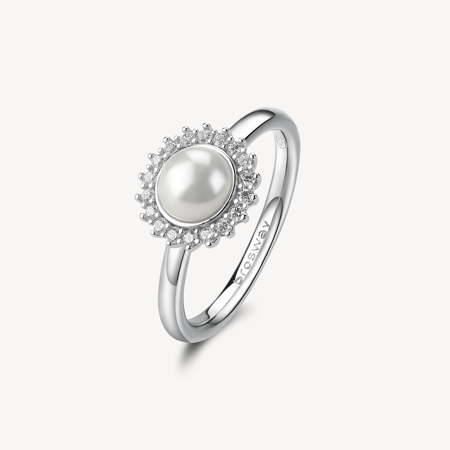 Anello Kate in argento rodiato 925‰ con perla di conchiglia e cubic zirconia. Misura anello 18.