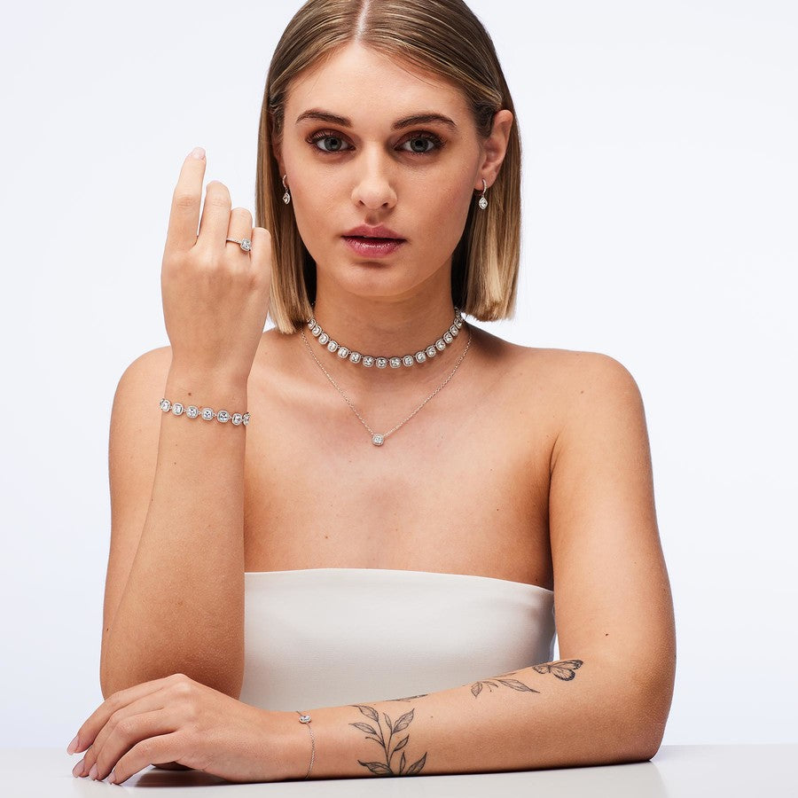 Collana girocollo in argento rodiato 925‰ con cubic zirconia.