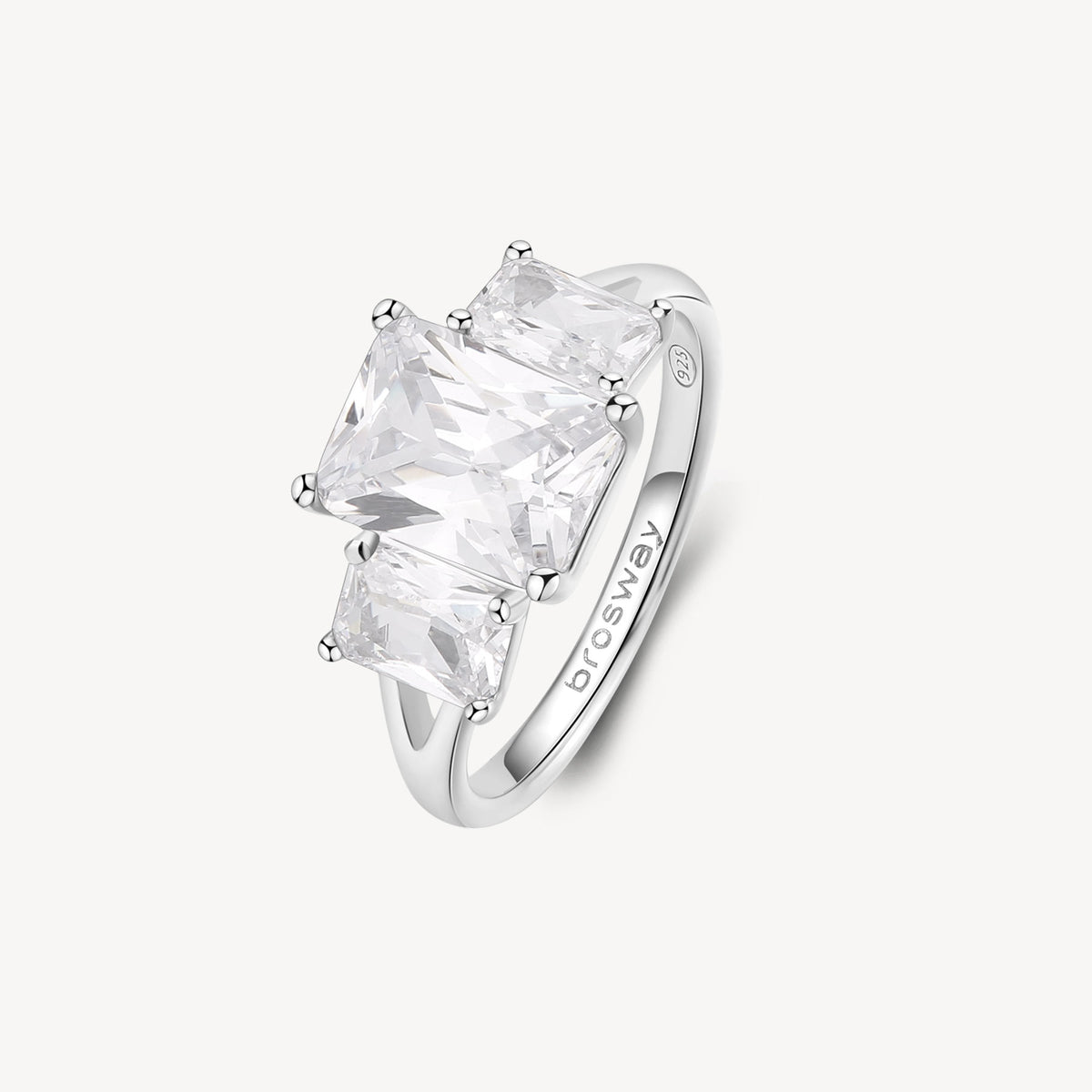 Anello in argento rodiato 925‰ con baguette cubic zirconia. Misura 18.