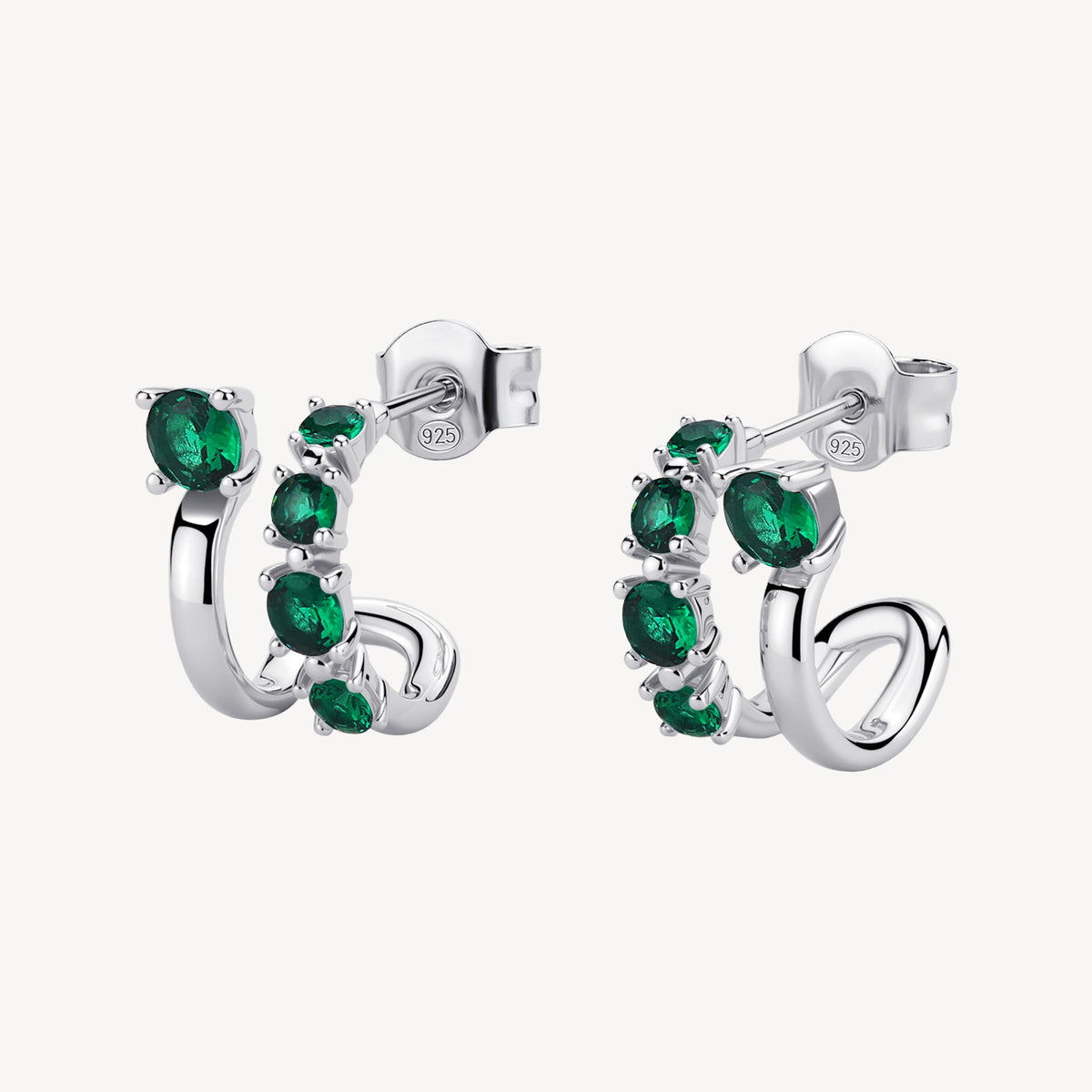 Orecchini a cerchio in argento rodiato 925‰ con cubic zirconia colore emerald.