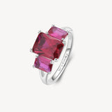 Anello in argento rodiato 925‰ con baguette cubic zirconia colore ruby. Misura anello 16.